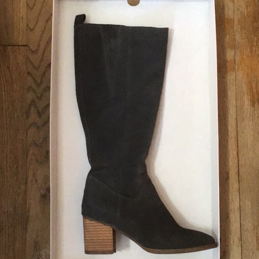 Blondo - “Nikki” Dark Grey Suede Boots